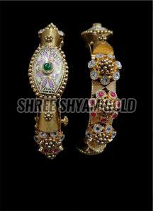 Authentic 22K Hallmarked Gold Kundan Antique Bangles