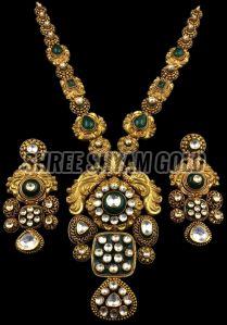 Polished Indian Bridal Gold Jewelry Set