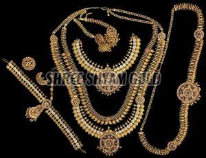 Traditional South Indian Bridal Jewelry Set