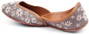 Floral Jaal Leather Ladies Jutti