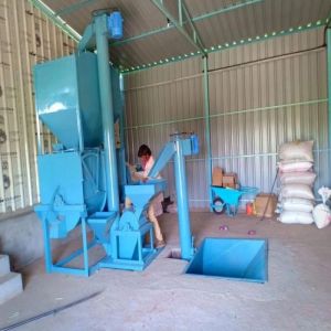 1 TPH Green Poultry Feed Making Machine