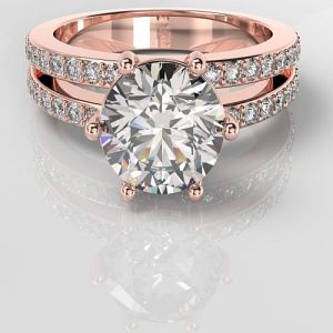 18Kt Gold Round Center Lab Grown Diamond Ring