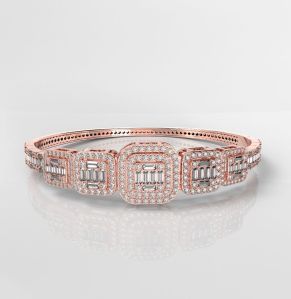 Ladies 18Kt Gold Lab Grown Diamond Fancy Bracelet
