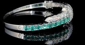 Ladies Silver Green Stone Lab Grown Diamond Bracelet