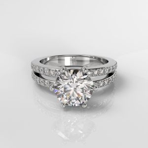 18Kt Gold Round Center Lab Grown Diamond Ring