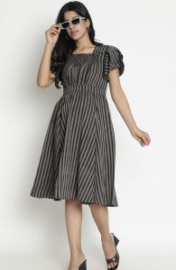 Strip Fit Flare Midi Dress