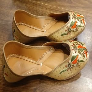 Ladies Punjabi Jutti