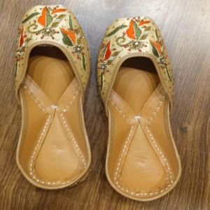 Ladies Punjabi Jutti
