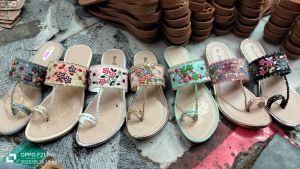 Embroidered Toe Ring Ladies Slipper