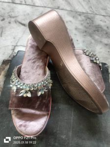 Modern Party Wear Heeled Ladies Sandal