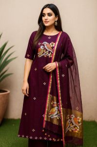 Ladies Handicrafts Work Muslin Kurta Pant Set