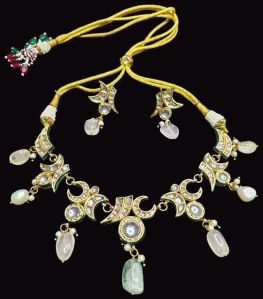 Kundan Set with Semi-Precious Stones
