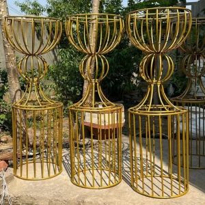 Iron Flower Hanging POT