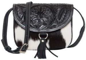 AC07 Anfaal Vertical Streetstyle Leather Crossbody Bag