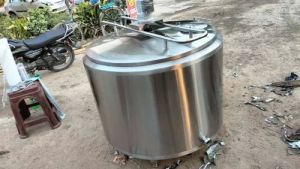 Vertical Bulk Milk Cooler