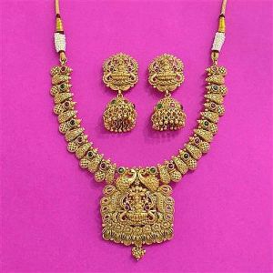 Traditional Artificial Necklace Set