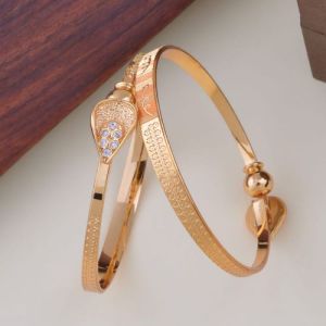 Leaf Shaped Artificial Golden Bracelet