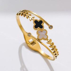 Ladies Artificial Designer Bracelet