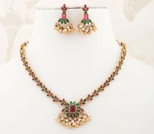 Women\'s Classic Pearl Gold Plated Necklace Set with Earrings