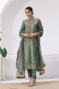 RST-060 Heavy Pakistani Designer Suit