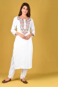 Ladies White Embroidered Kurti