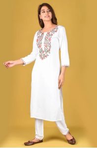 Ladies White Embroidered Kurti