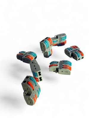 Pole 2 in 4 Out Wiring Connector