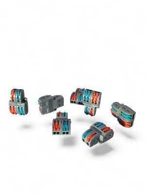 Pole 2 in 4 Out Wiring Connector