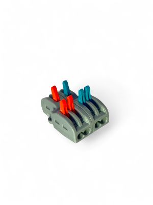 Pole 2 in 4 Out Wiring Connector