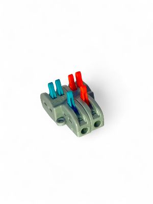 Pole 2 in 4 Out Wiring Connector