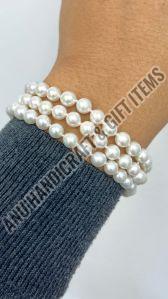 White Female Pearl Bracelet