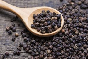 Raw Black Pepper Seeds