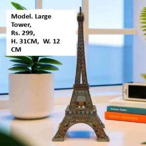 Large Eiffel Tower Showpiece
