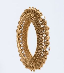 Filigree Gold Bangle with Mirror Details