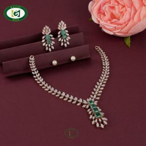 Ladies Glamorous Green Stone Necklace Set