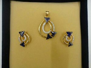 Ladies Artificial Party Wear Pendant Set
