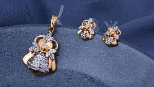 Ladies Artificial Party Wear Pendant Set