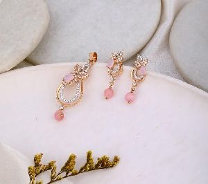 Ladies Artificial Party Wear Pendant Set
