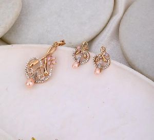Ladies Artificial Party Wear Pendant Set