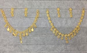 Ladies Artificial Turkey Necklace Set