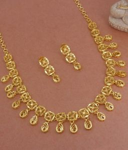 Ladies Artificial Turkey Necklace Set