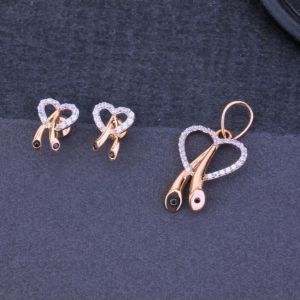 Ladies Artificial Party Wear Pendant Set