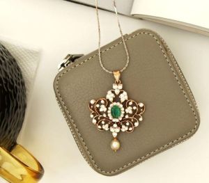 Ladies Artificial Pendant