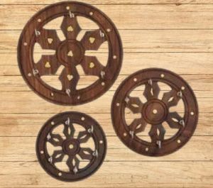 Wooden Wheel Shaped Key Hanger