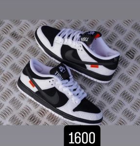 Nike Duck Low Sneaker