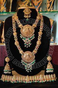 Multi Stone Antique Bridal Jewellery Set