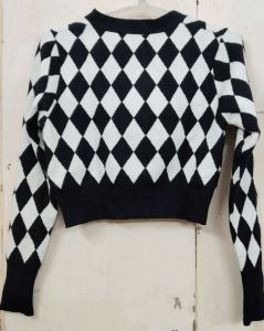 White and Black Ladies Woolen Cardigan