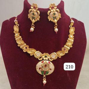Ladies Designer Wedding Wear Gold Choker Necklace Set