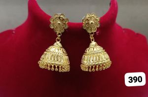 Ladies Fancy Gold Ear Studs