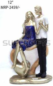 Romantic Hugging Couple Statue Human Figurines